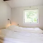 6 Person In Gilleleje-by Traum * Gilleleje