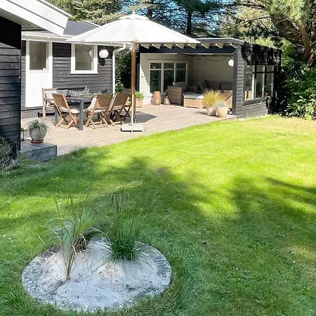 6 Person In Gilleleje-by Traum